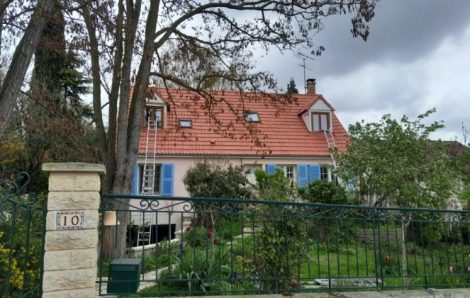 Couvreur Chanteloup-les-Vignes – Nettoyage et mise en peinture toiture 78130